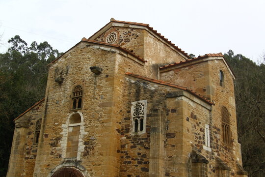 Iglesia de San miguel de Lillo