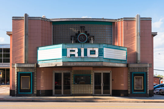 The Rio Theatre, a historic single-screen movie theater built in 1946 in Streamline Moderne style, Overland Park, Kansas, April 2026