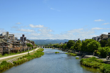 Fototapeta premium View of Kamogawa River from Shijo Bridge in Kyoto, Japan
