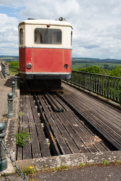Chemin de fer &agrave; cr&eacute;maill&egrave;re de Langres