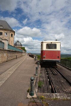 Chemin de fer &agrave; cr&eacute;maill&egrave;re de Langres