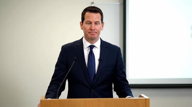 Materials for speeches by men in suits at the podium, close-ups of speeches by business people