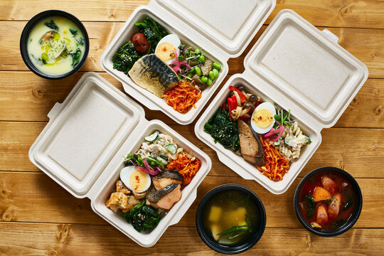 健康的なお弁当とスープのデリバリーセット