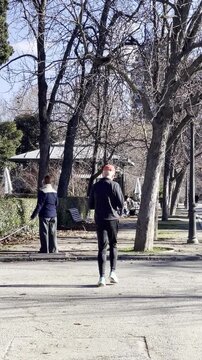 Footing senior correr persona mayor actividad ejercicio f&iacute;sico aer&oacute;bico cardio saludable runner jogging