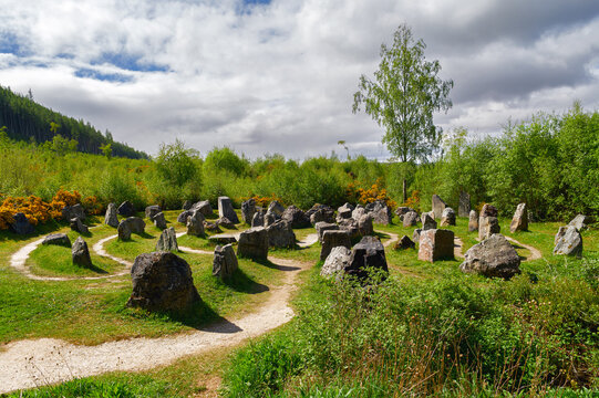Cercle de pierres dress&eacute;es dans les Highlands &eacute;cossais