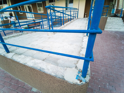 installation of railings and stairs. Installation using wire. Reconstruction of reinforced concrete stairs
