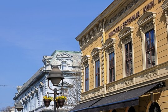 belgrad, serbien - repr&auml;sentative geb&auml;ude in der prachtstra&szlig;e knez mihailova