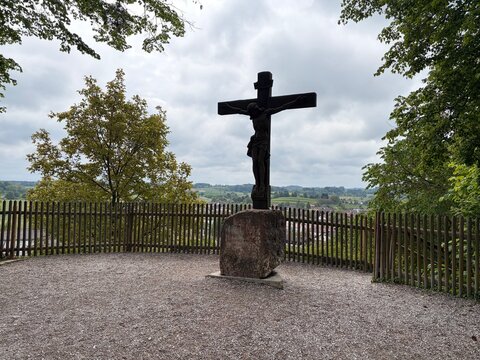 Blick von Kloster Andechs auf die Naturlandschaft Bayerns