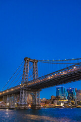 Fototapeta premium Williamsburg Bridge and Brooklyn Waterfront at Blue Hour, New York City