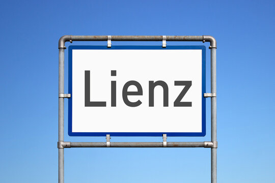 Ortseinfahrt, Schild, Lienz, Tirol, &Ouml;sterreich, (Symbolbild)