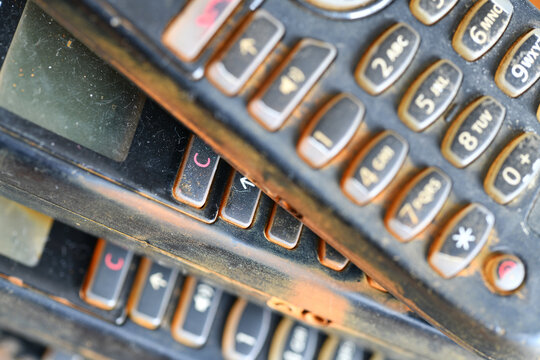 Elektroschrott, alte Mobiltelefone