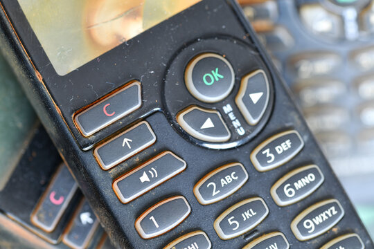 Elektroschrott, alte Mobiltelefone