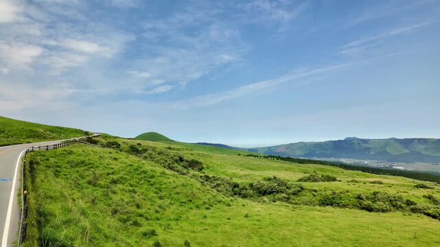 阿蘇登山道路とあか牛