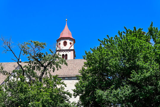 Dorf Tirol, Kirche, Pfarrkirche, Vinschgau, S&uuml;dtirol, Waalweg, Wanderweg, Weinberge, Obstb&auml;ume, Wanderwege, Aussicht, Sommer, Fr&uuml;hling, Italien