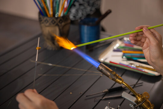 Lampworking Making glass bead. Lampwork studio	