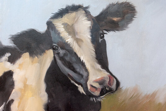 Dipinto a olio di una mucca pezzata bianca e nera in un pascolo con un cielo nuvoloso sullo sfondo, ritratto artistico di animale da fattoria in stile espressionista o impressionista