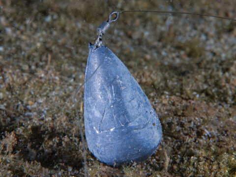 Lead sinker lost on the seabed