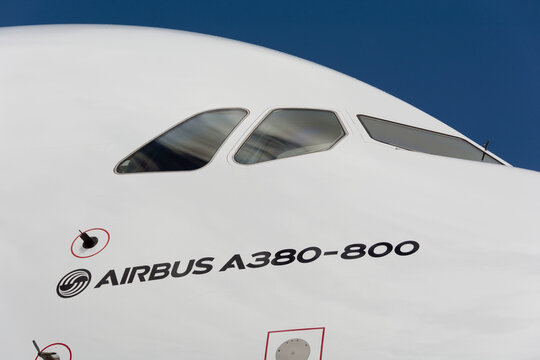 Nahaufnahme eines Airbus A380-800 Cockpits