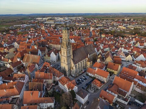 Aerial view of the historic old town of N&ouml;rdlingen with the church of St. Georg and the 90-meter high church tower, called Daniel, Donau-Ries district, N&ouml;rdlinger Ries, Bavaria, Germany