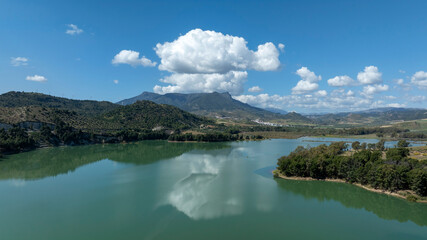 Fototapeta premium Embalse Conde de Guadalhorce en la provincia de Málaga, Andalucía 