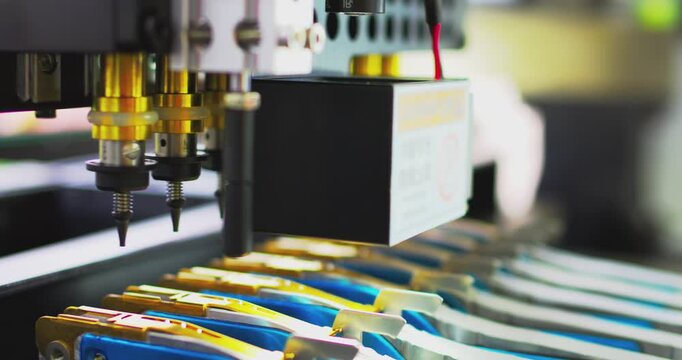 Industrial automation in microelectronics production