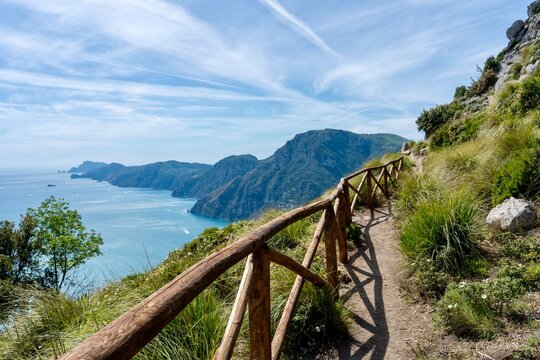 Fantastische Ausblicke vom Pfad der G&ouml;tter (path of gods) an der Amalfik&uuml;ste. Der Sentiero degli dei ist erstreckt sich auf etwa 600 Metern H&ouml;he auf 10 km L&auml;nge von Bomerano nach Nocelle.