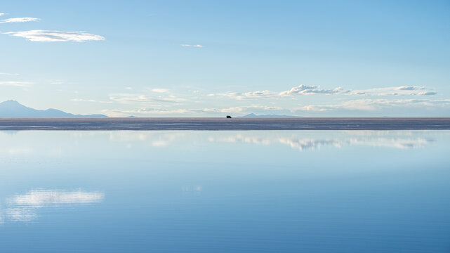 Off road adventure on the Uyuni salt flats