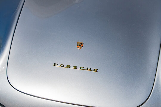 Porsche 550 Spyder logo at a local car show