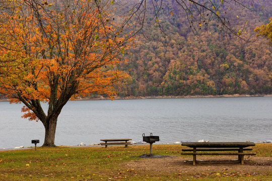Autumn along the Watauga River near Elizabethton, Tennessee