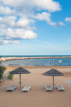 Ombrelloni sulla spiaggia