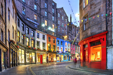 Naklejka premium Victoria Street in Edinburgh, Scotland, United Kingdom