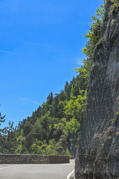 Mendel, Mendelpass, Passstrasse, Bergstrasse, Felsen, Aussicht, Kaltern, Mendelbahn, Bergbahn, Wanderweg, Fr&uuml;hling, Sommer, S&uuml;dtirol, Etschtal, Italien