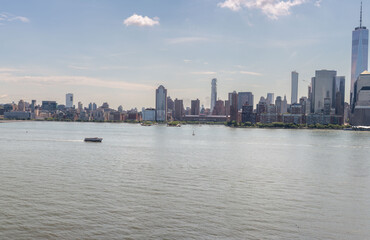 Obraz premium New york city skyline and hudson river view