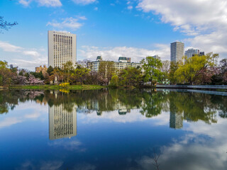 【北海道】札幌市・中島公園の初夏 © ぶらいあんと