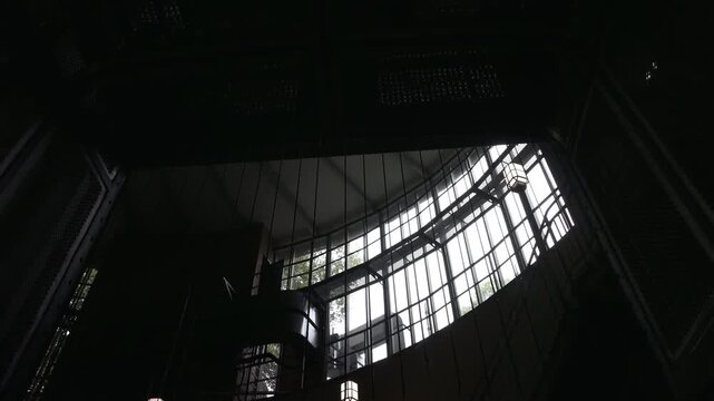 Freight elevator, freight lift