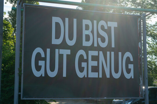 DU BIST GUT GENUG Plakat