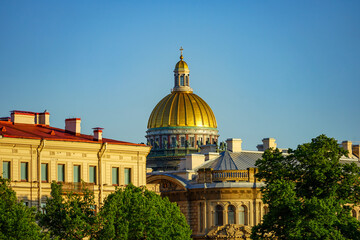 Fototapeta premium Golden dome of Saint Isaac's Cathedral in Saint Petersburg, Russia 