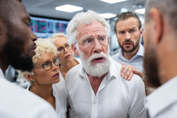 Fototapeta premium dynamic scene emotions of investors on financial market as they react to fluctuating stock prices