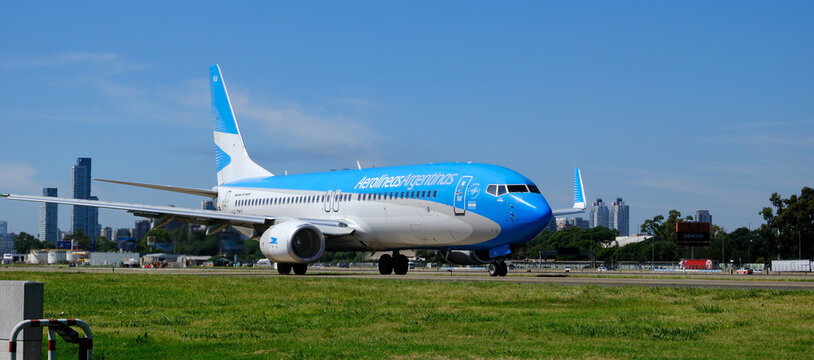 Aerolineas Argentinas Boeing 737 800 taxing at Buenos Aires AEP, Buenos Aires, Argentina