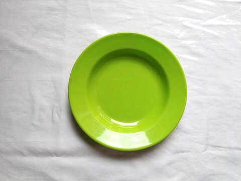 empty green plate