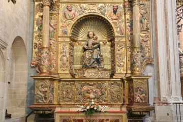 Naklejka premium baroque altarpiece in a chapel in a gothic cathedral in zamora in spain 