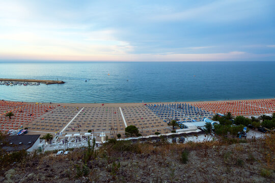 La grande spiaggia di Numana vista dall'alto