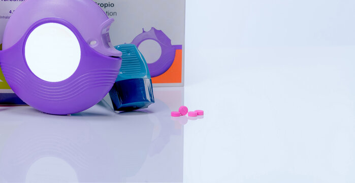 Asthma accuhaler, evohaler, and pink tablets pills. Asthma inhaler. Medicine for treatment asthma, COPD, and emphysema. Drug package. Pharmaceutical products. Steroids and bronchodilators drug.