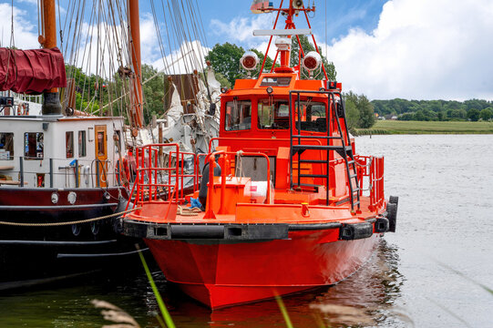 SAR-Boot in Arnis, kleinste Stadt Deutschlands, Schleswig-Holstein an der Schlei