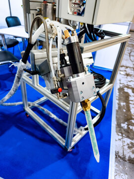 Industrial Precision Two-Component Adhesive Dispensing Machine with Static Mixer Nozzle