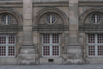 Obraz premium Classical/Neoclassical building façades, columns, pediments, Statues, Greco-Roman shapes and design, Ornaments... From this Architectural style inspired by Classical Antiquity. Mostly taken in Paris.
