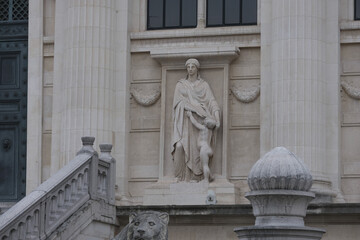 Obraz premium Classical/Neoclassical building façades, columns, pediments, Statues, Greco-Roman shapes and design, Ornaments... From this Architectural style inspired by Classical Antiquity. Mostly taken in Paris.