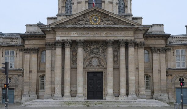 Classical/Neoclassical building fa&ccedil;ades, columns, pediments, Statues, Greco-Roman shapes and design, Ornaments... From this Architectural style inspired by Classical Antiquity. Mostly taken in Paris.