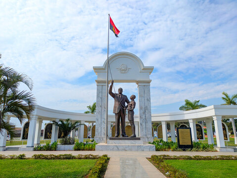 Agostinho Neto Memorial statue Luanda