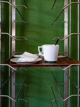 Used dishes on tray been returned